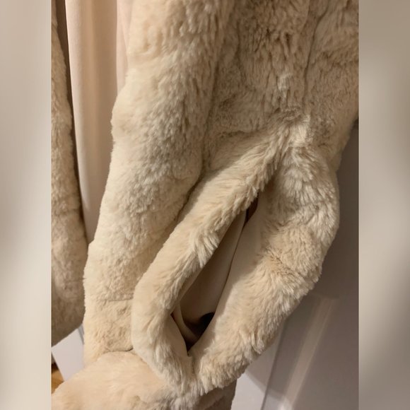 Pink Martini Beige Faux Fur Teddy Coat - Picture 6 of 10